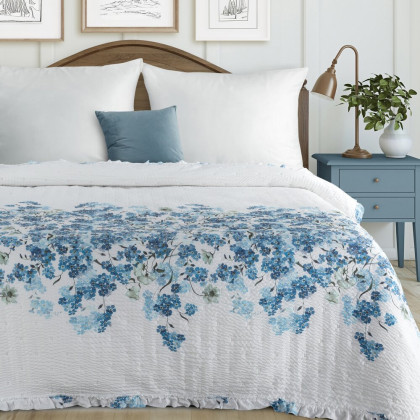 Bielo - modrý prehoz Noa s kvetinkami a volánom - 170x210 cm